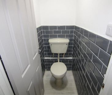 3 bedroom terraced house to rent - Photo 6