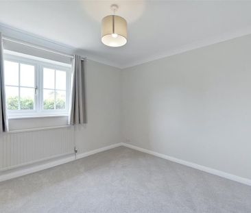 4 bedroom detached house to rent - Photo 5