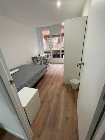 Plaça de Pep Ventura, Badalona, Catalonia 08912 - Photo 5