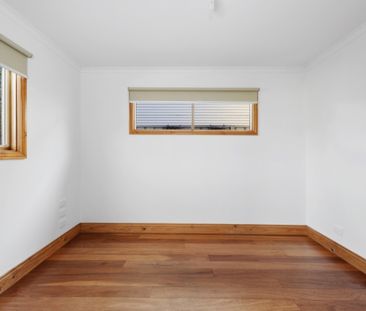THREE BEDROOM HOME IN FANTASTIC CENTRAL LOCATION - Photo 6