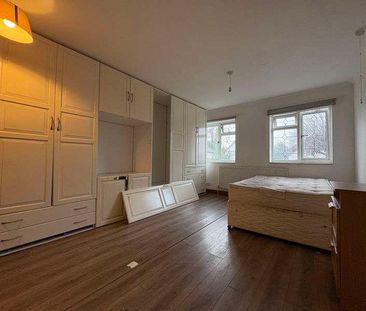 Somerset Way, Iver, SL0 - Photo 4