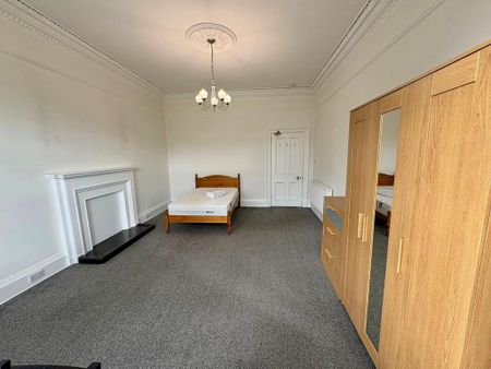 4 bedroom flat to rent - Photo 3