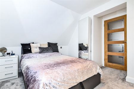 1 bedroom Flat in Southwell Park Road, Camberley - Photo 3