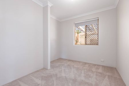 Comfortable 3Bed Family Home - Photo 2