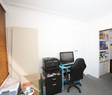 Neat and complete inner city unit - Photo 4