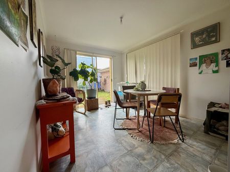 Inviting two-bedroom unit located in the heart of town! - Photo 5