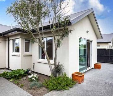 RICCARTON - TWO BEDROOM IMMACULATE PRIVATE TOWNHOUSE (OVER 60'S) - Photo 5