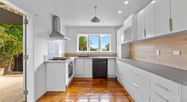 Extended Family Living Retreat - Photo 1