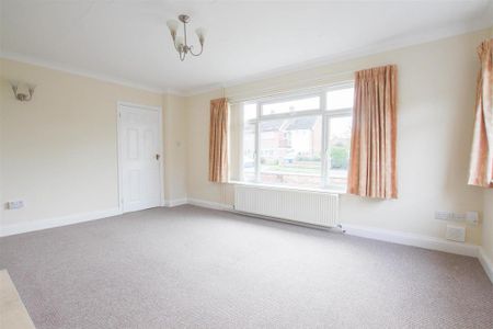 2 bedroom bungalow to rent - Photo 2