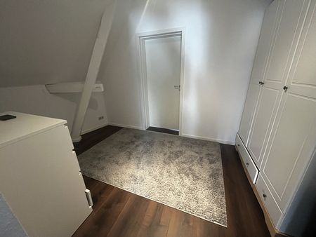 Gemütliche 2-Zimmer-Dachgeschoss-Wohnung in der Altstadt! - Photo 3