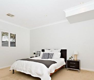 Spacious 4 Bedroom Townhouse - Photo 3