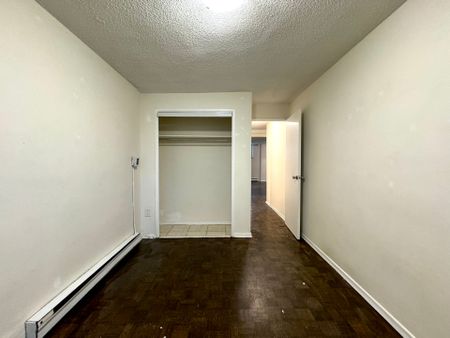 For Lease - 570 Eglinton Avenue Unit# 4, Toronto, Ontario - Photo 2