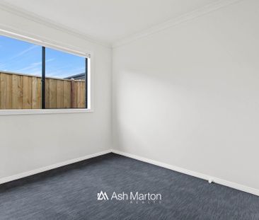 2 Bloodstone Way, Cranbourne East, VIC 3977 - Photo 2