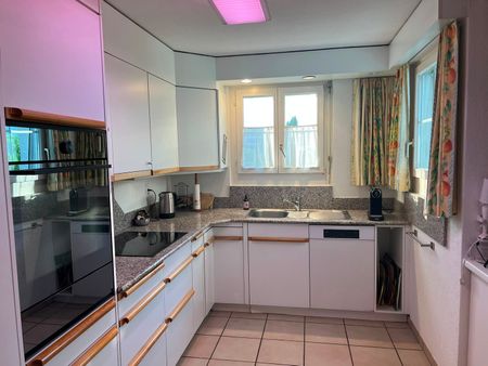 Charmante 4.5-Zimmer-Maisonette-Wohnung in Egg (ZH) - Photo 2