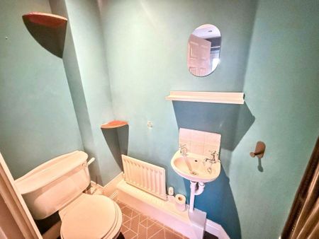 4 bed town house to rent in DH9 - Photo 2