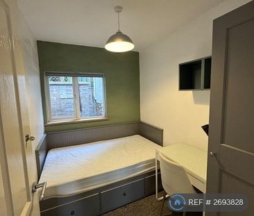 2 bedroom semi-detached house to rent - Photo 6