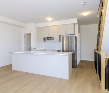 For Lease - 1993 Matteer Court Unit# (28), Innisfil, Ontario - Photo 5