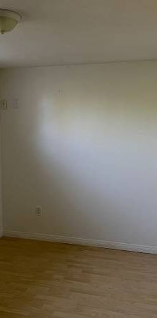 2BR/1BA nice and bright unit for rent - Photo 1