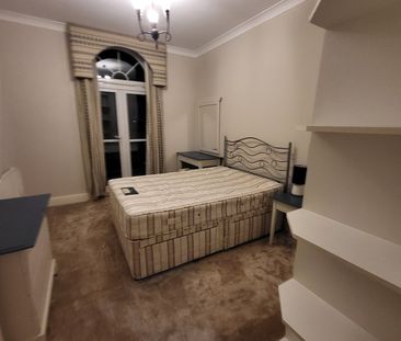 2 Bed Flat, Horseshoe Bridge, SO17 - Photo 5