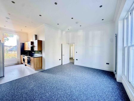 4 bedroom apartment to rent - Photo 3