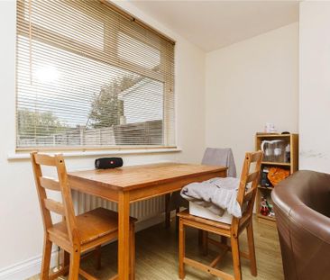 3 bedroom end of terrace house to rent - Photo 2