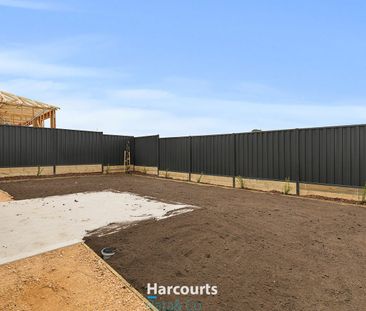 Luxury Living in a Peaceful Family Estate - Photo 1