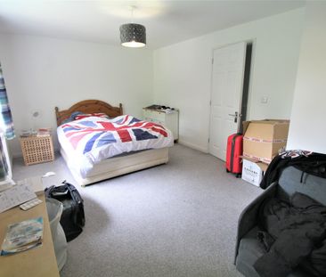 The Cloisters, Frimley, Camberley, Surrey, GU16 - Photo 4