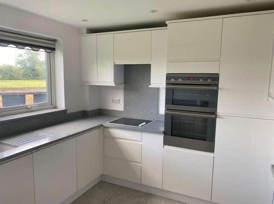 Wexham, Slough, SL3 - Photo 1