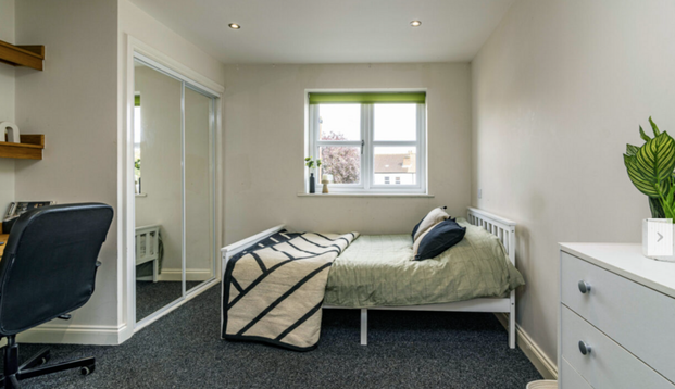 3 bedroom flat to rent - Photo 1