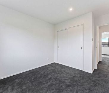 Modern 3BR Home in Papatoetoe - Photo 3