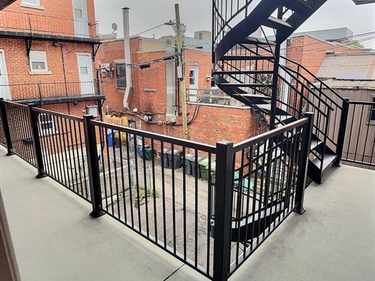 1820 Boul. Rosemont - Photo 1