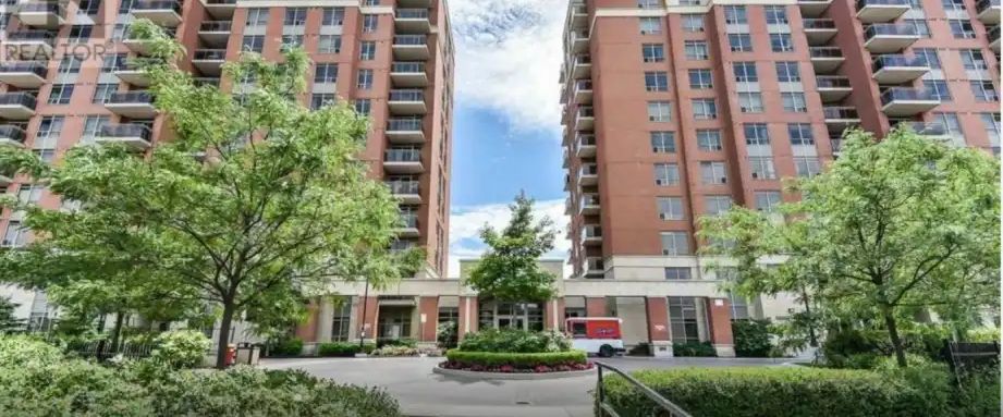 LPH 10 - 73 KING WILLIAM CRESCENT | LPH 10 - 73 KING WILLIAM CRESCENT, Richmond Hill - Photo 1