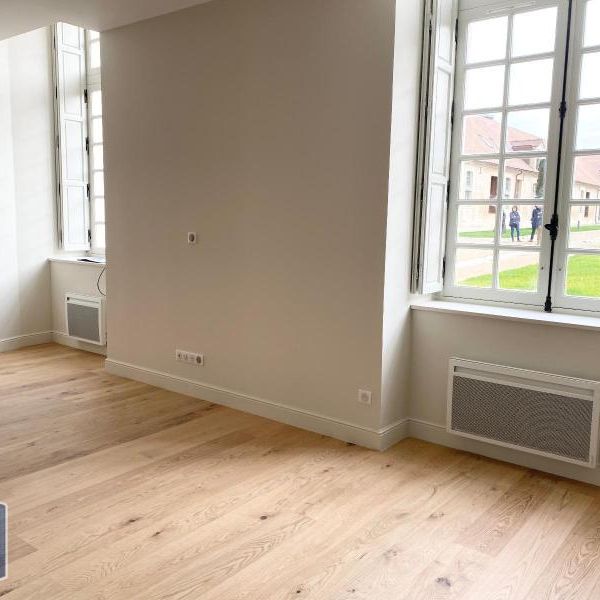 Location Appartement 1 pièce 34m² FONTENAY LE COMTE 85200 - Photo 1