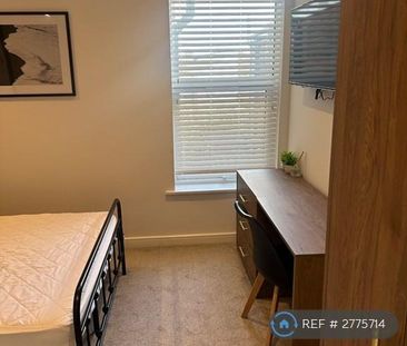 1 bedroom in a house share to rent - Photo 2