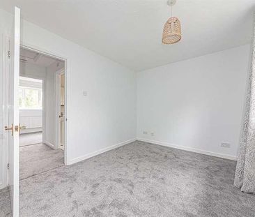 Davy Close, Wokingham, RG40 - Photo 2