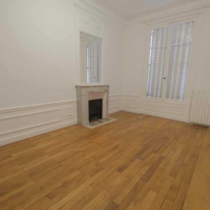Tout savoir sur cet appartement dans le quartier Gros Caillou, à Paris 7ème - Photo 1