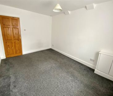 Alfreton Road, Nottingham, Nottinghamshire, NG7 - Photo 1