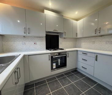 3 bedroom detached house to rent - Photo 2