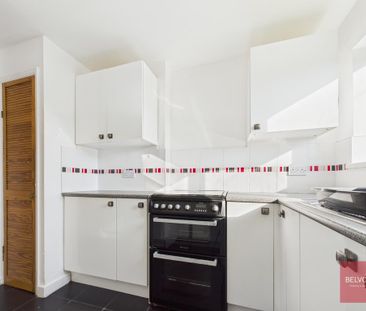 3 bedroom flat to rent - Photo 2