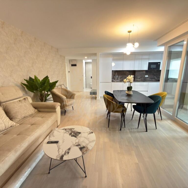 GARSONIERA // BUCEGI 12 // CENTRAL - Fotografie 1