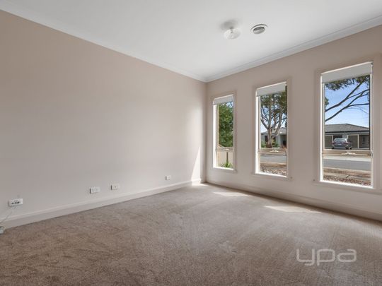 THREE BEDROOM HOUSE - Photo 1