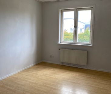 Inga-Lisa Johanssons gata, Töreboda - Photo 6