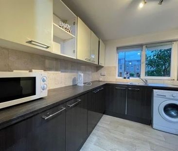 Room in a Shared House, Ivy Road, E16 - Photo 6