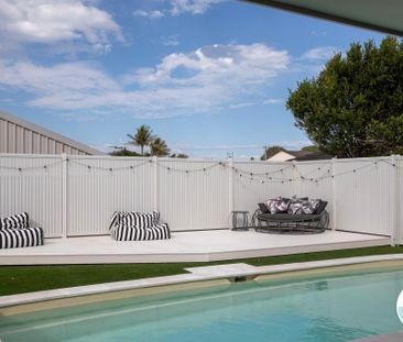 4 Middle Street, Caves Beach NSW 2281 - House For Rent | Domain - Photo 1