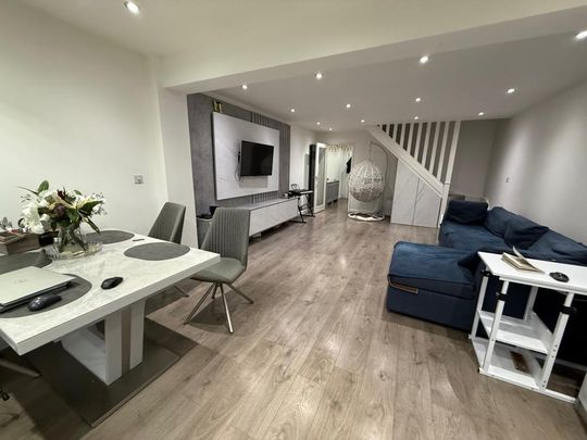 2 bedroom terraced house to rent - Photo 1