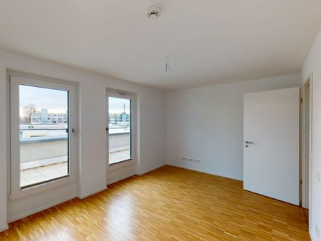 Große Dachgeschosswohnung mit Einbauküche - Photo 2