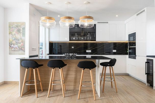 3 Bedroom Apartment For Rent in Nueva Andalucía, Málaga - Foto 1