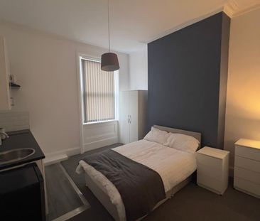 Room in a Shared House, Walton Breck Road, L4 - Photo 5