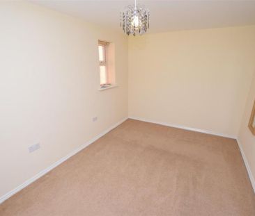 1 bedroom mews to rent - Photo 2