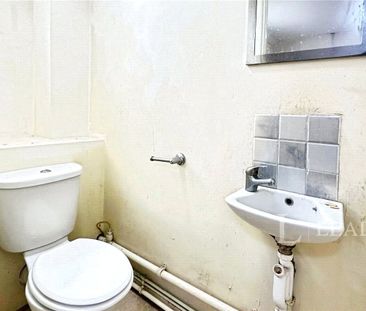 5 bedroom house to rent Brendon Avenue, Luton, Bedfordshire, LU2 - Photo 4